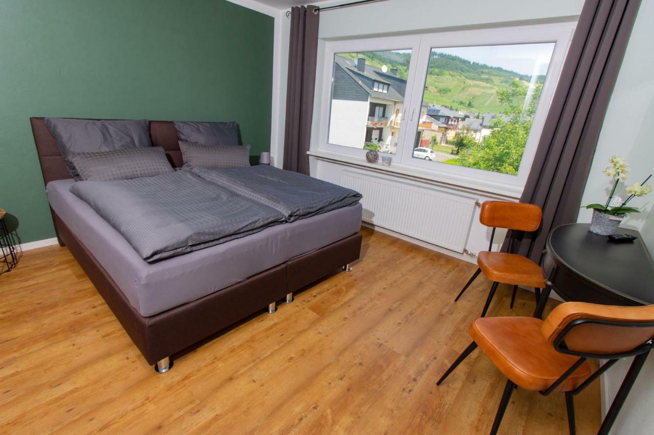 Weingut Gerd Muellers Hotel Kröv Екстериор снимка