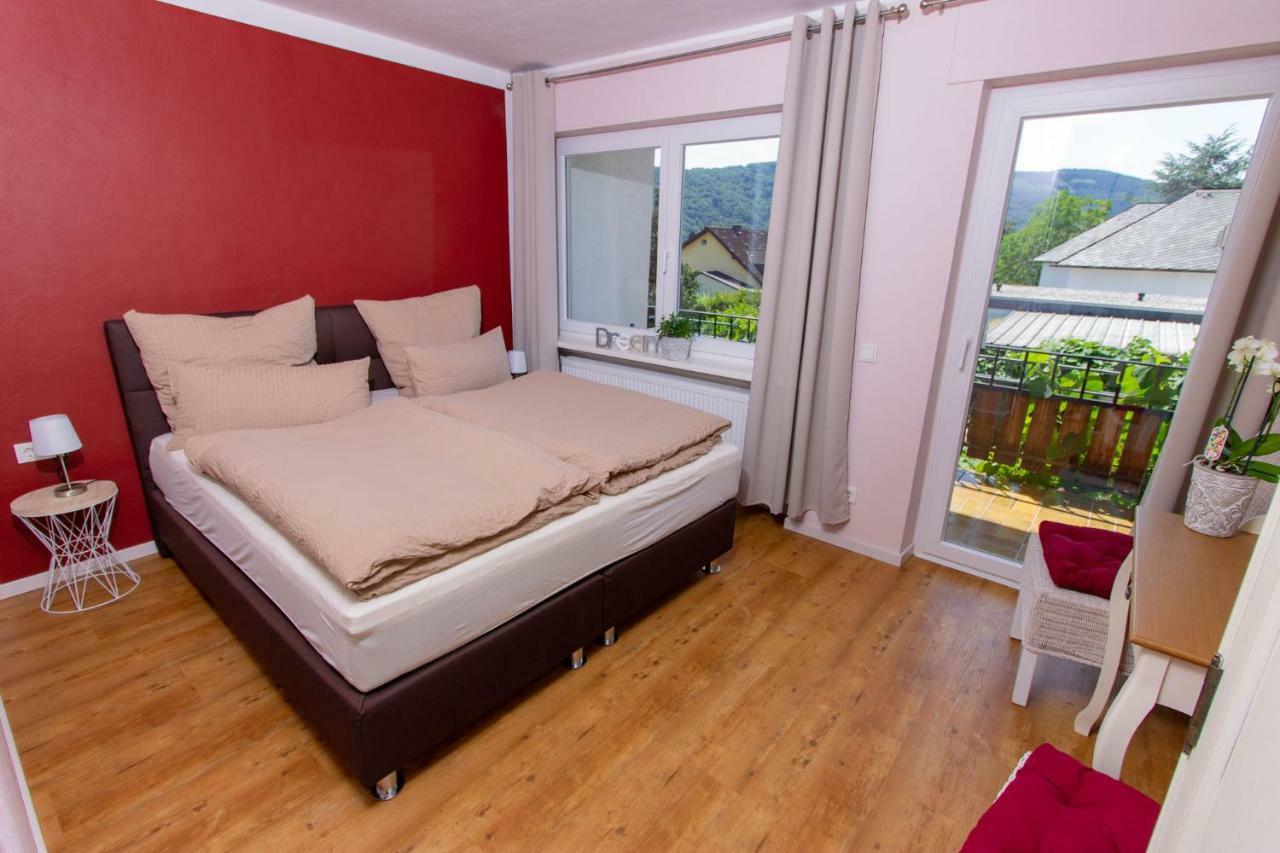 Weingut Gerd Muellers Hotel Kröv Екстериор снимка