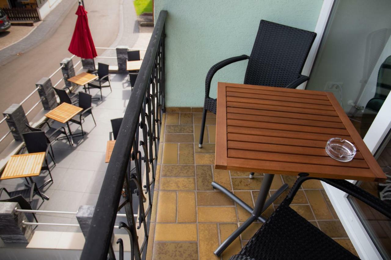 Weingut Gerd Muellers Hotel Kröv Екстериор снимка